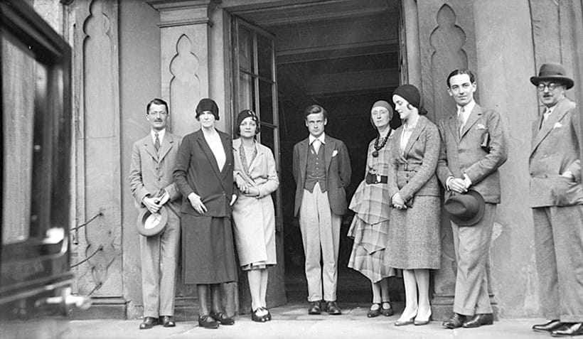 Inline Image - The Bright Young Things at a weekend house party. © The Cecil Beaton Studio Archive