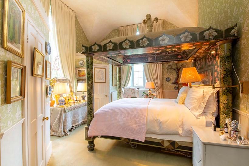 Inline Image - Master Bedroom (Image Credit: Richard Greenly Photography) | Featured in the sale: Lots 11, 24