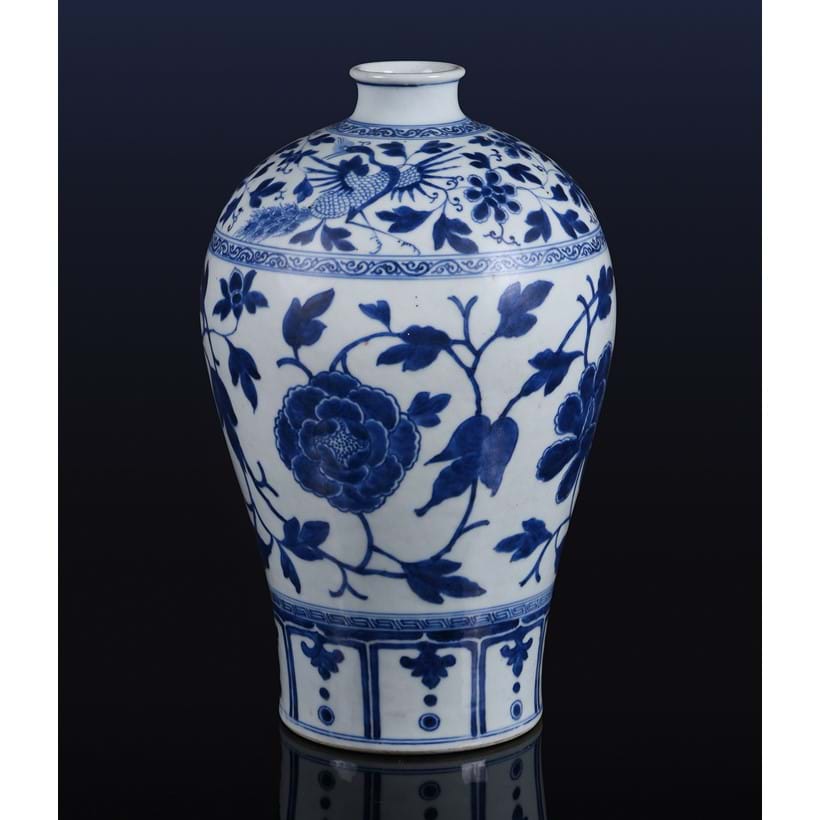 Inline Image - Lot 150: A fine Chinese blue and white vase, meiping, Yongzheng period (1722-1735) | Sold for £87,500