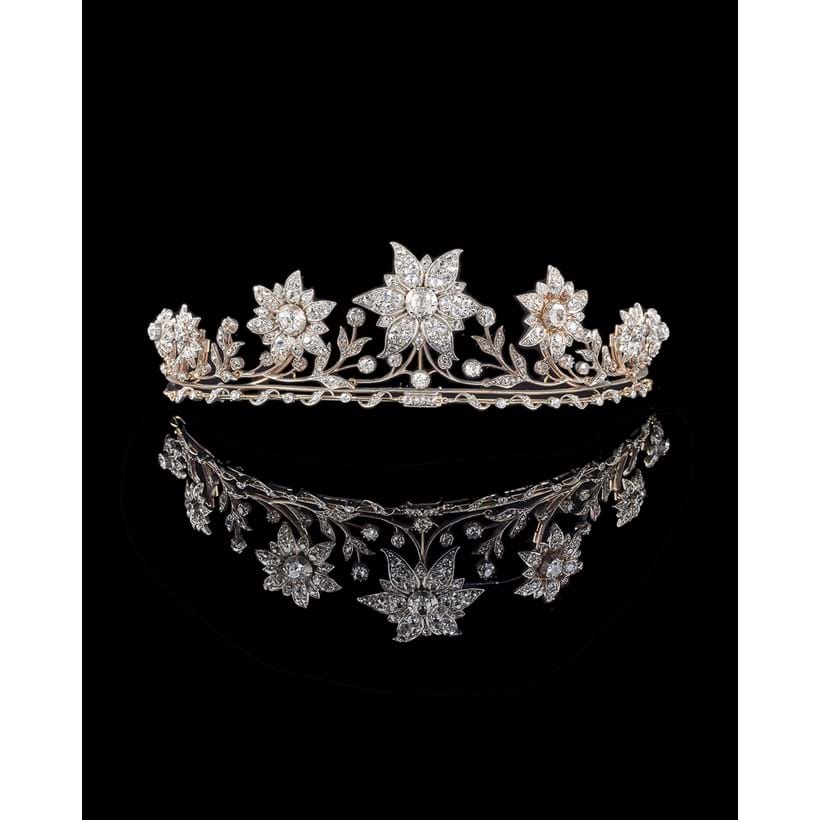 Inline Image - Lot 224: An early 20th century convertible diamond floral tiara/necklace, circa 1910 | Est. £15,000-20,000 (+ fees)