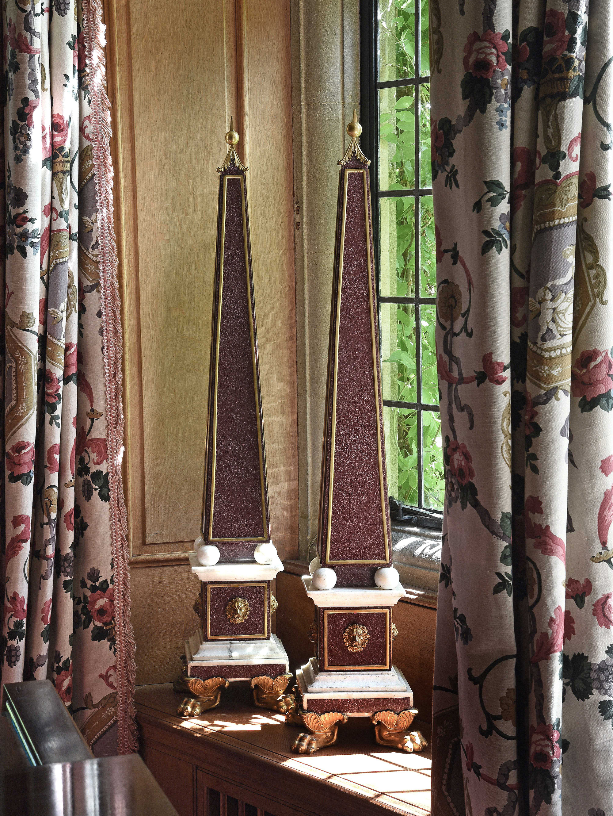 Inline Image - Lot 258: A pair of ormolu mounted red porphyry and white marble obelisks, Italian, 19th century and later mounted in the manner of Valadier | Est. £10,000-15,000 (+ fees)