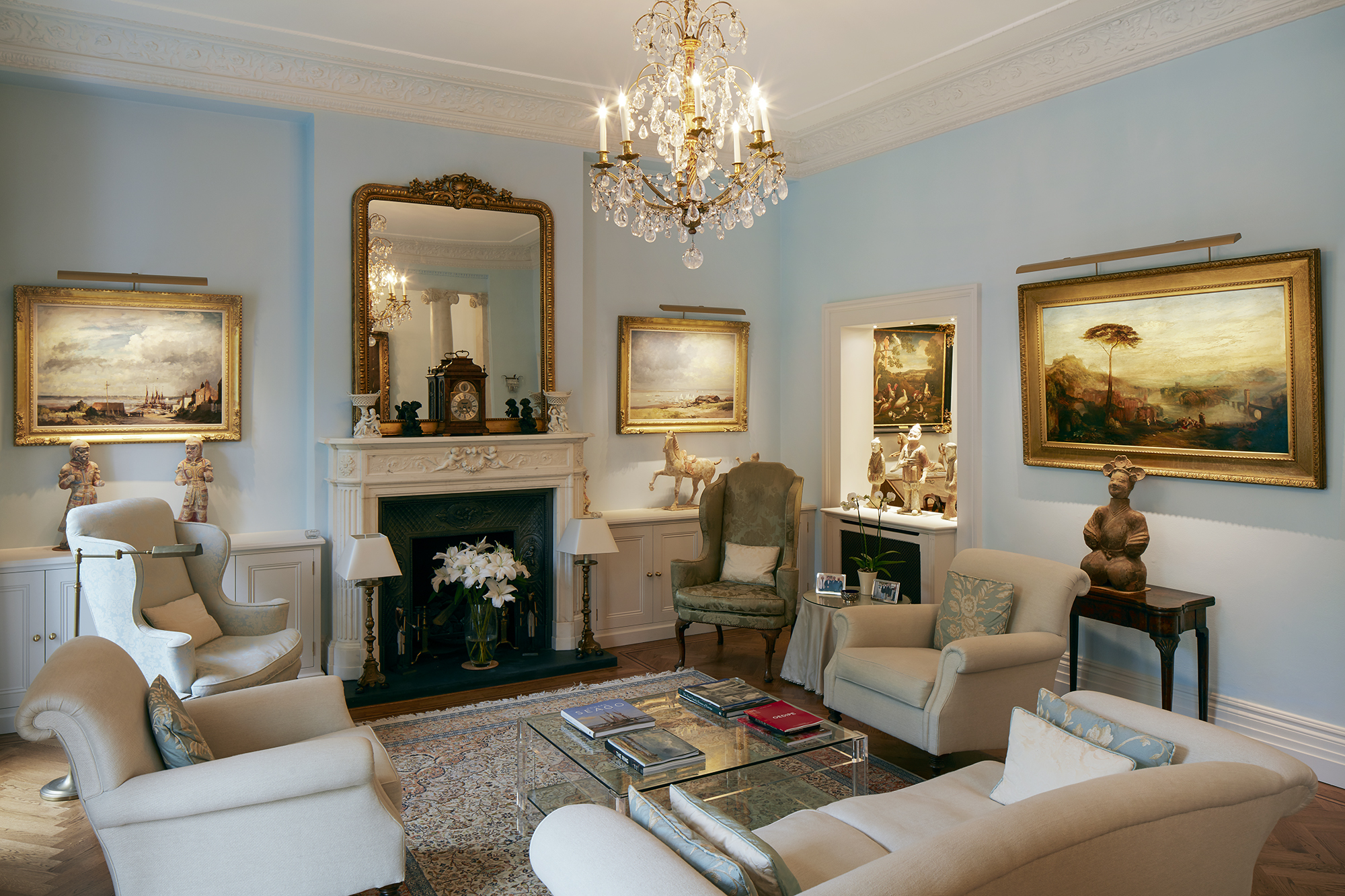 How to light pictures in your own home | TM Lighting