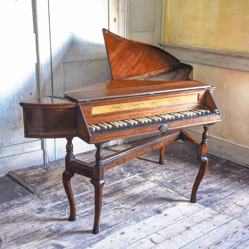 One of only a few surviving examples of a Spinet by foremost 18th century maker Thomas Barton comes to auction | 1 December 2022