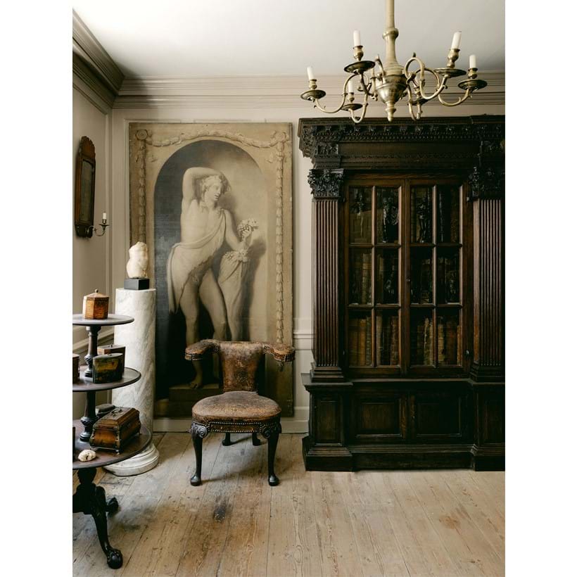 Inline Image - Lot 479: A George II oak architectural bookcase or cabinet, in neo-Palladian style, circa 1740 | Est. £8,000-12,000 (+ fees) | Photograph: Thomas Barrie, House & Garden © Condé Nast