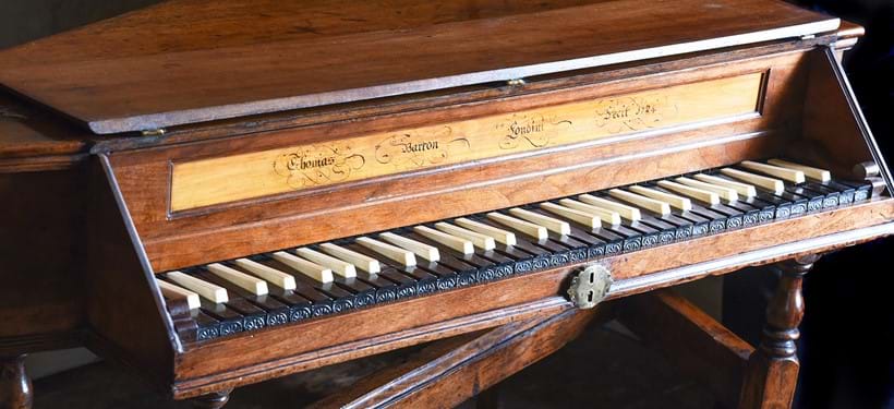 Inline Image - Lot 453: Y A George I walnut Bentside spinet, attributed to Thomas Barton, Bishopsgate, London, circa 1724 | Est. £8,000-12,000 (+ fees)