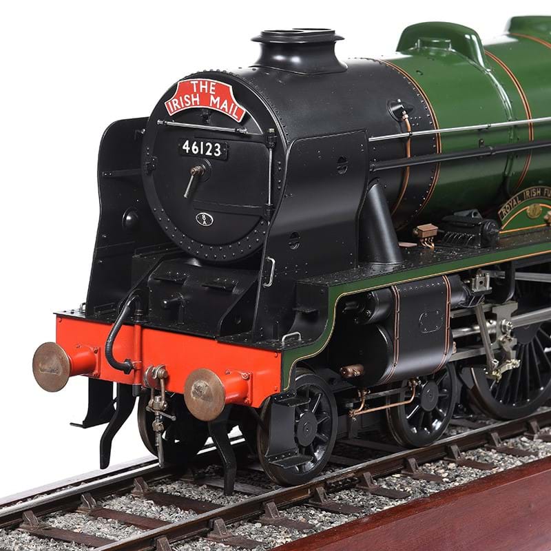 A fine exhibition quality model of a 5 inch gauge British Railways Royal Scott 4-6-0 locomotive and tender No 46123 'Royal Irish Fusilier'