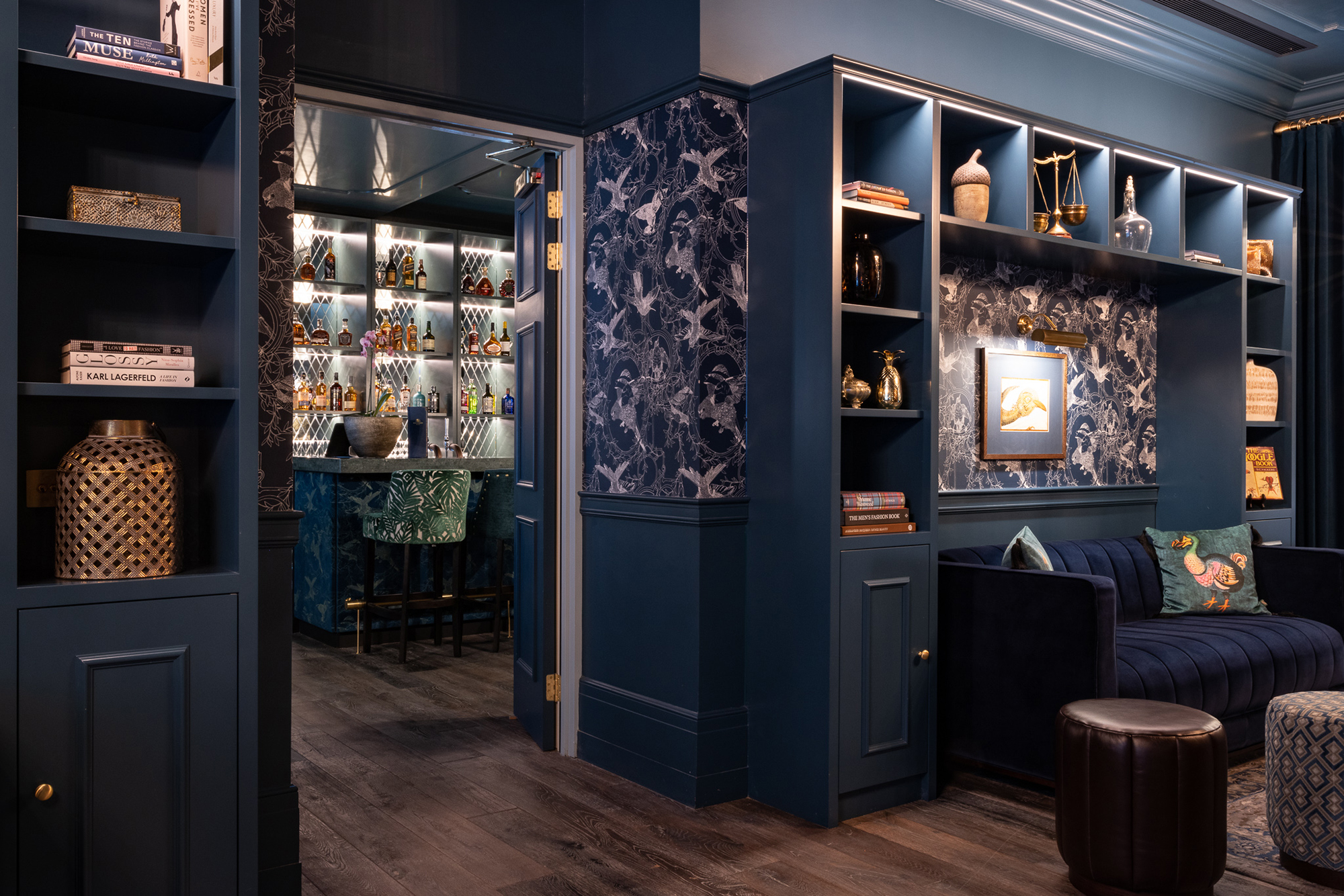 The Google Birds | The flight from Dreweatts saleroom to South Shoreditch | Tomkinson Churcher