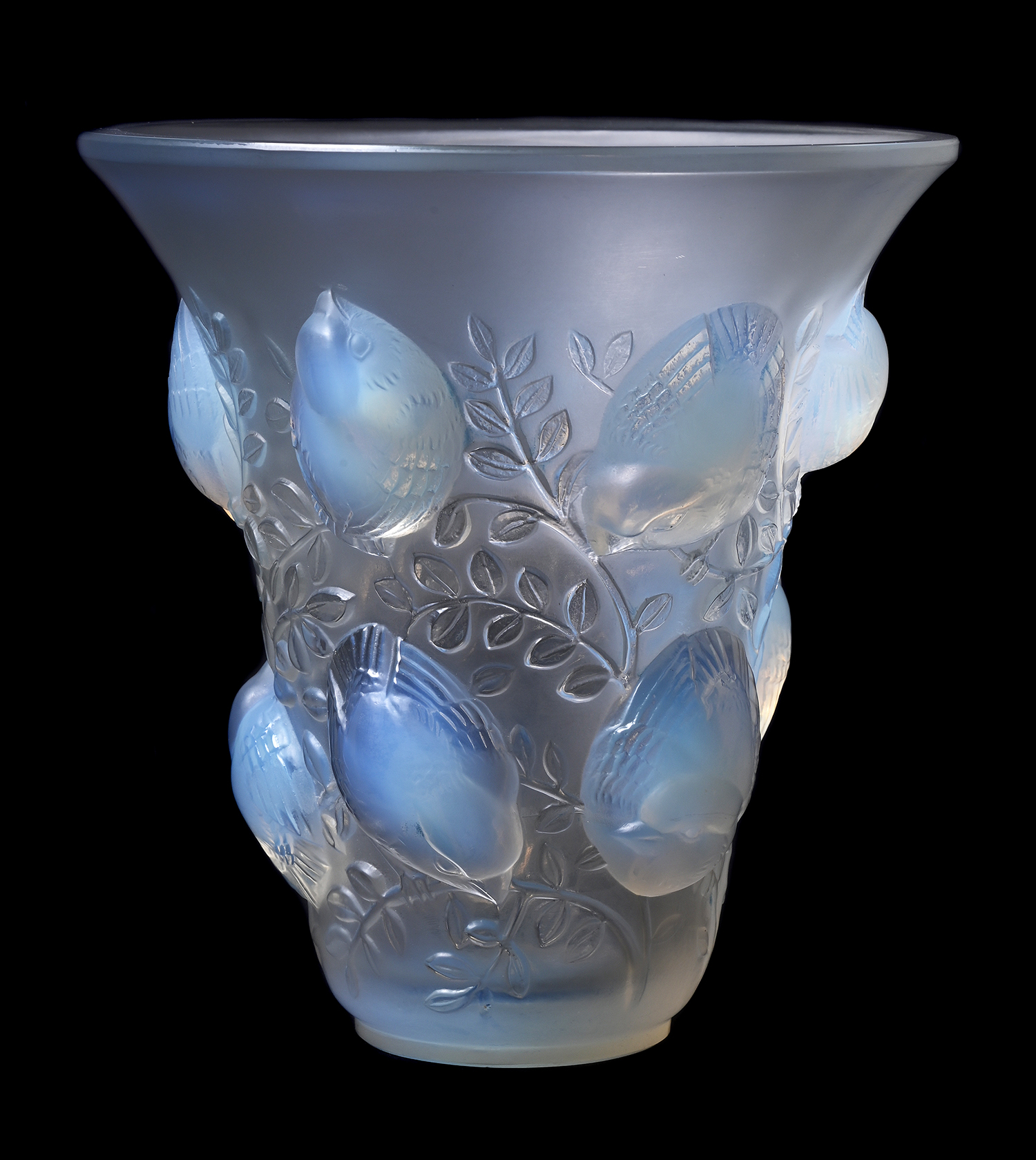 Lalique Glassware from the Private Collection of Author and Publisher Colin Smythe | Interiors Auction | 18 April 2023