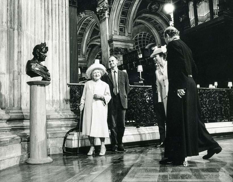 Inline Image - Her Majesty Queen Elizabeth, The Queen Mother unveiling the portrait bust at St Pauls Cathedral | Steve Russell Studios