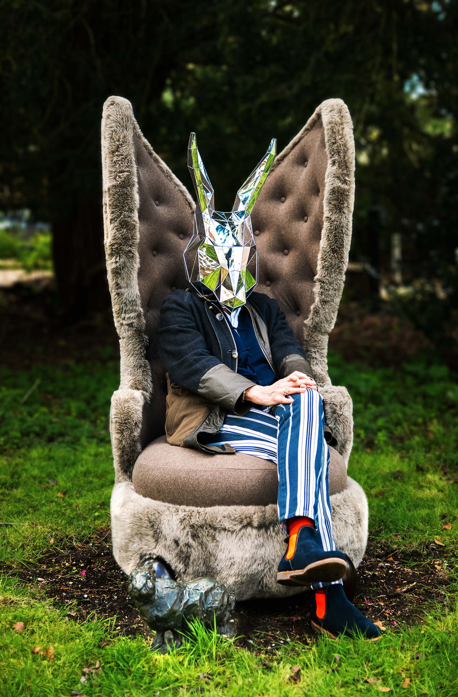 Inline Image - Imogen Paine – photographed seated on a limited edition “Placide” The Rabbit by Hubert Le Gall for Dumonteil 
(available for sale by private treaty), with bronze figure of Beryl by Mark Coreth, wearing lot 589.