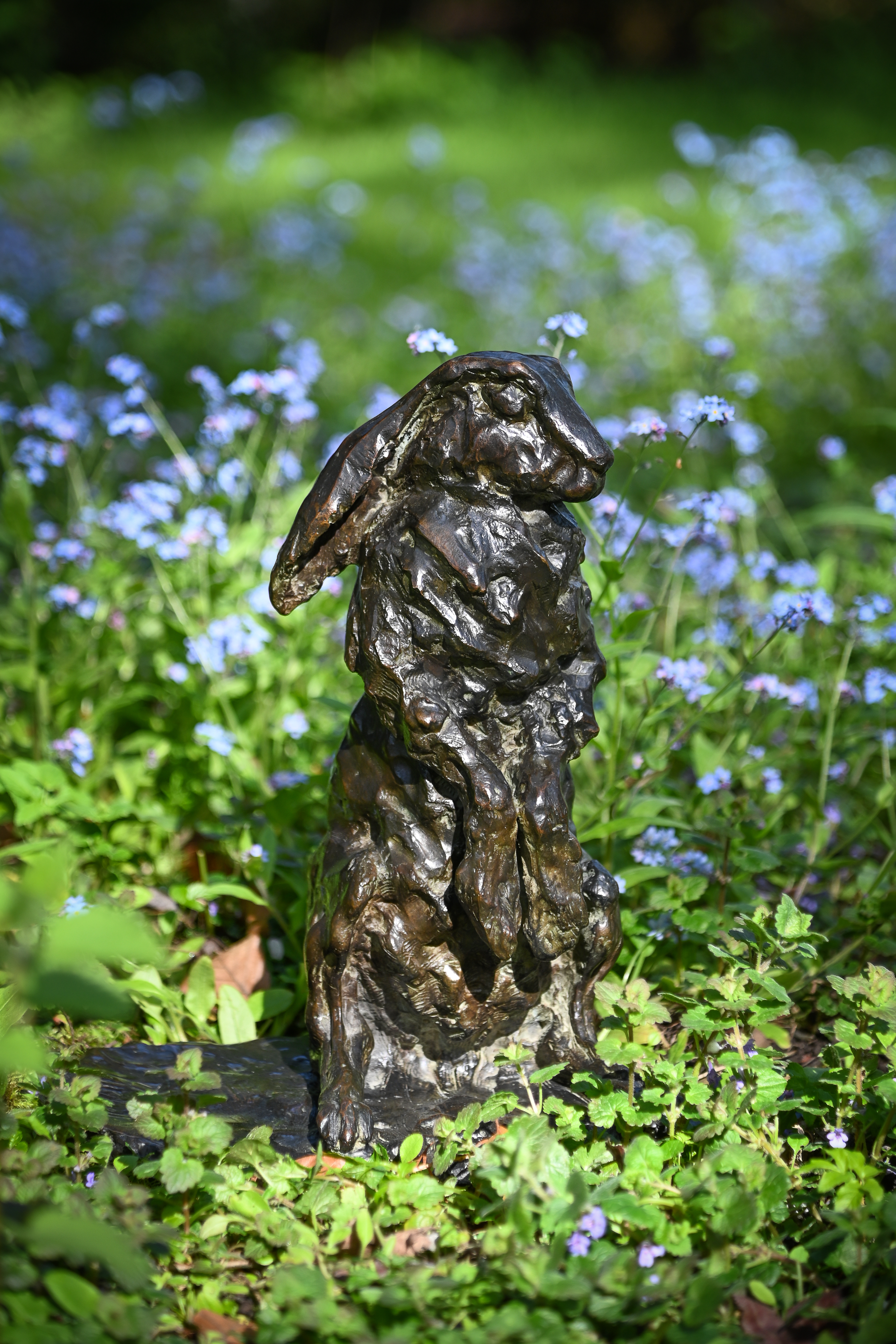 Inline Image - Lot 561: λ Guido Righetti (Italian, 1875-1958), A rare bronze model 'Lièvre Assis', 20th century | Est. £6,000-8,000 (+ fees)