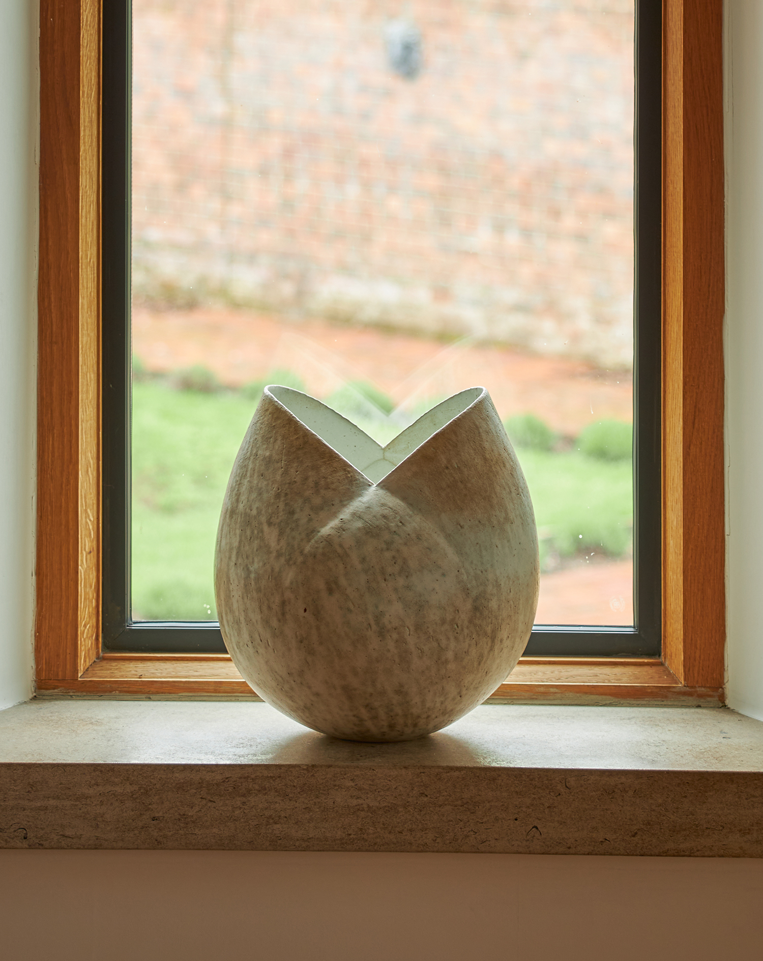 Inline Image - Lot 69: λ John Ward (British 1938-2023), a large 'Tulip' vase | Est. £2,500-3,500 (+ fees)