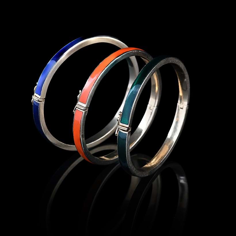 Inline Image - Lots 240-242: Cartier, 1980s enamel hinged bangles | Est. £1,500-2,000 (+ fees)