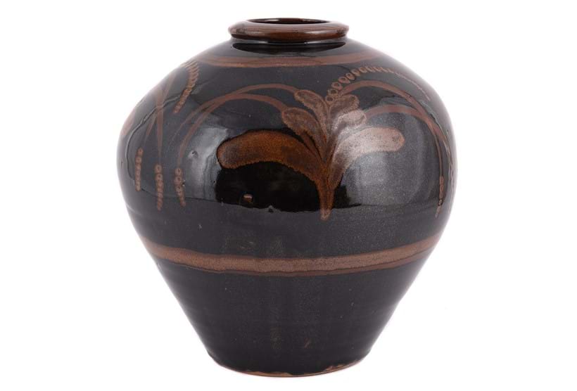 Inline Image - Lot 468: λ David Leach (British 1911-2005), a large brown glazed 'Foxglove' pot | Est. £500-800 (+ fees)