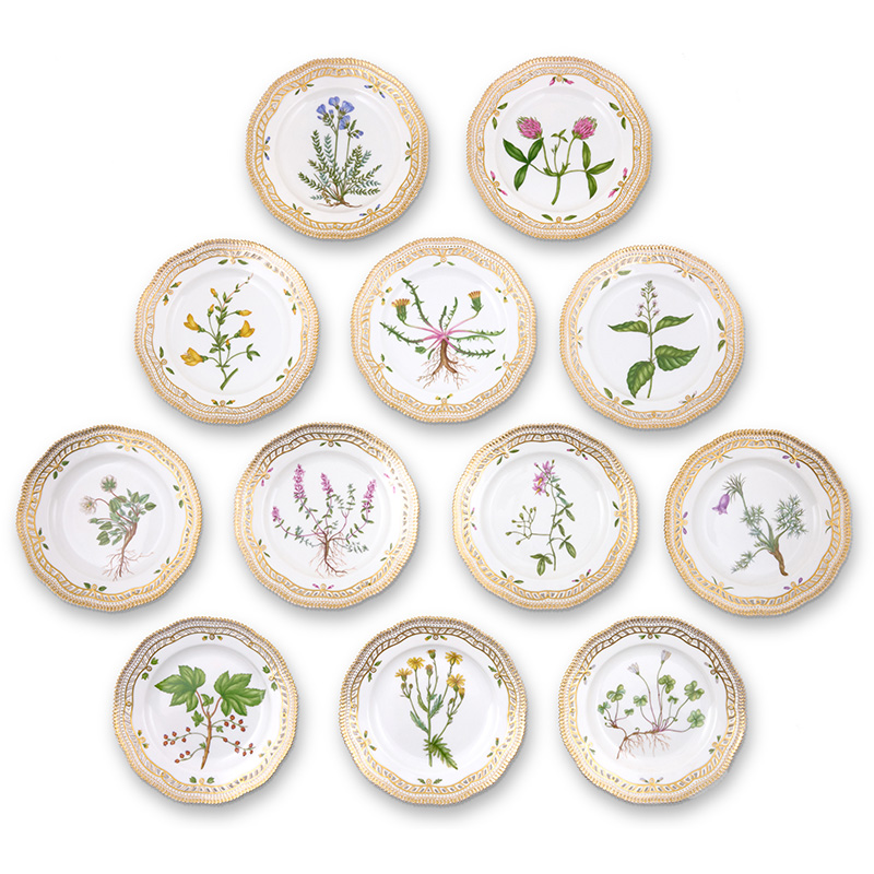 A set of twelve royal Copenhagen flora Danica porcelain plates, second half 20th century